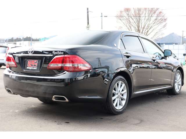2008 Toyota Crown Royal – thumbnail 3