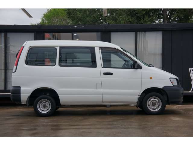 2006 Toyota TownAce Van – thumbnail 4