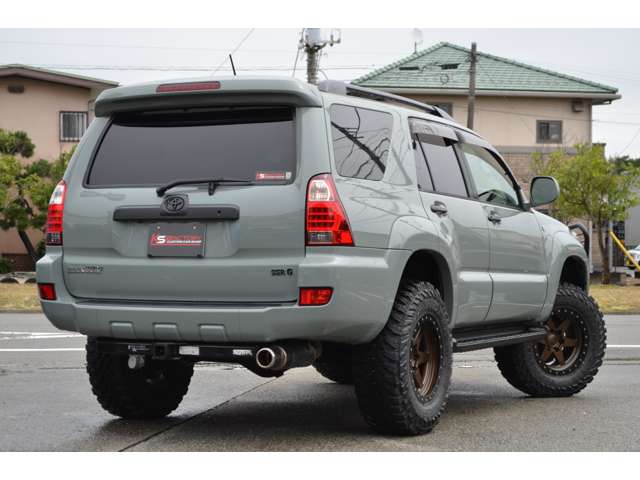 2005 Toyota Hilux Surf – thumbnail 2