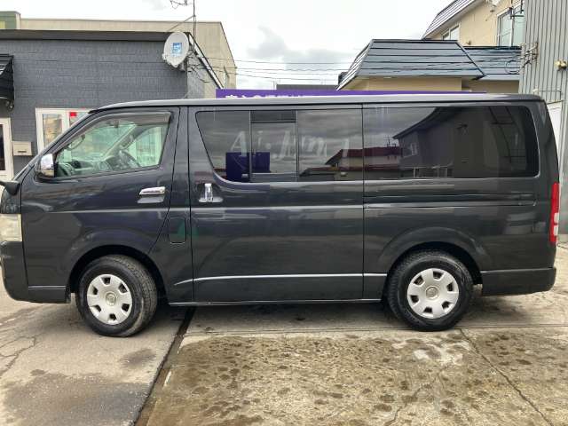 2006 Toyota Regius Ace – thumbnail 3