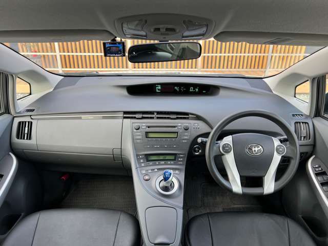 2010 Toyota Prius – thumbnail 3