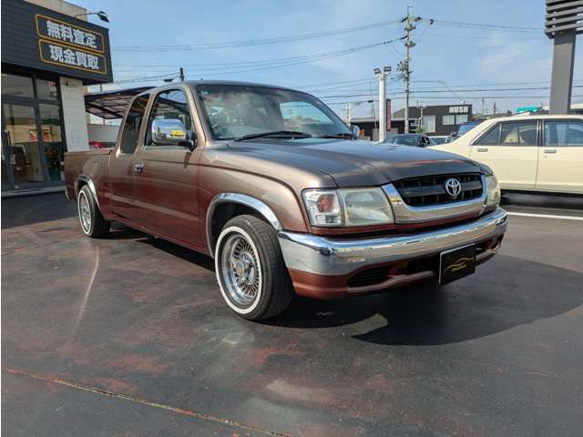2002 Toyota Hilux – thumbnail 3