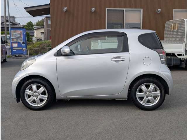 2008 Toyota iQ – thumbnail 4