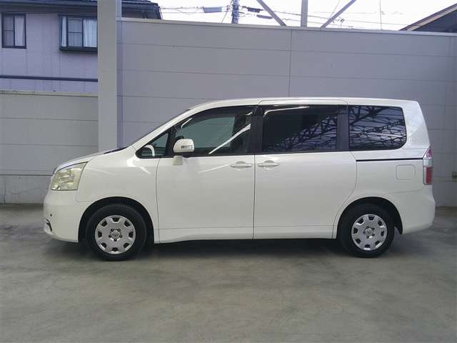 2007 Toyota Noah – thumbnail 2