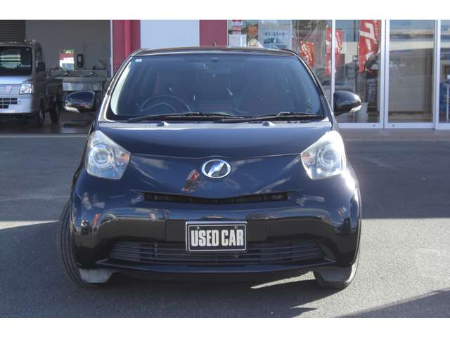 2009 Toyota iQ – thumbnail 2