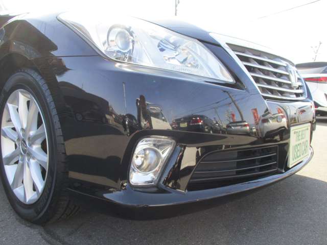 2010 Toyota Crown Royal – thumbnail 4