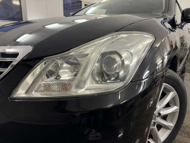 2008 Toyota Crown Royal – thumbnail 3