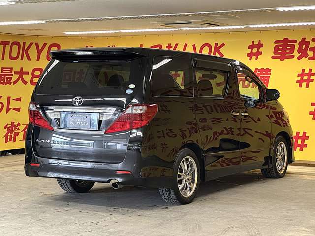 2009 Toyota Alphard – thumbnail 4