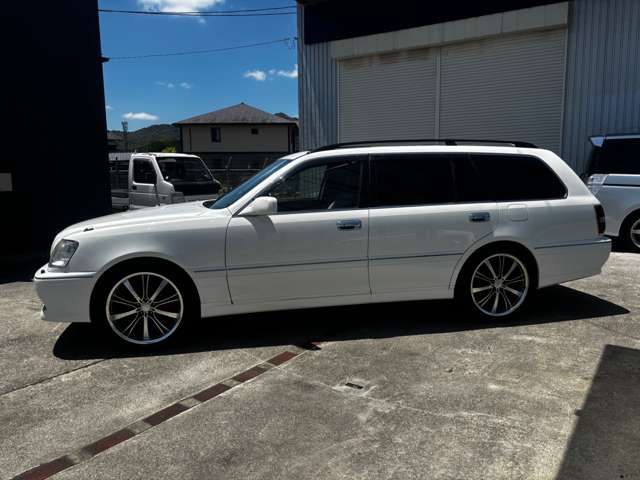 2004 Toyota Crown Estate – thumbnail 3