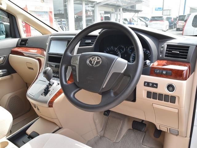 2010 Toyota Alphard – thumbnail 4