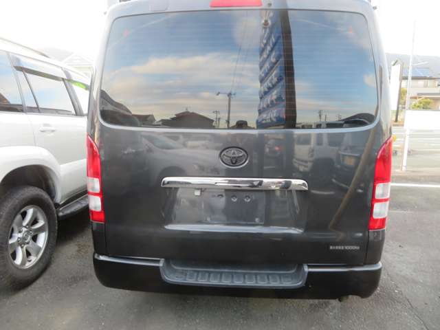 2007 Toyota Hiace – thumbnail 3