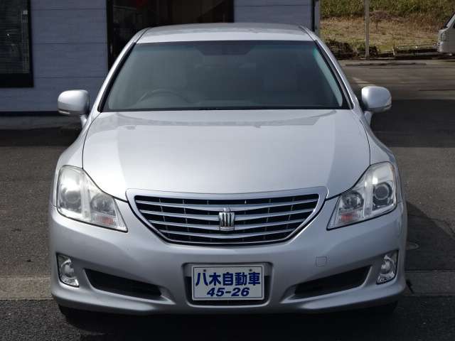2008 Toyota Crown Royal – thumbnail 2
