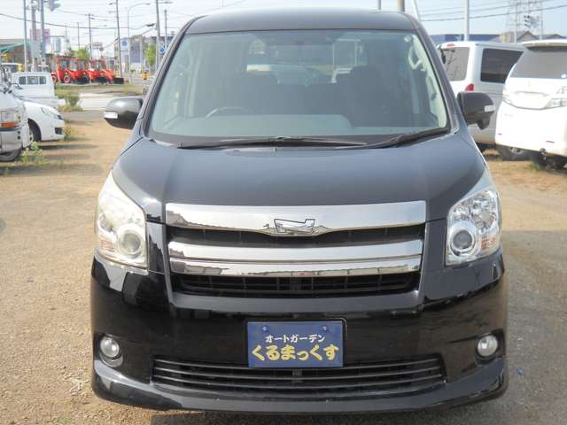 2008 Toyota Noah – thumbnail 2
