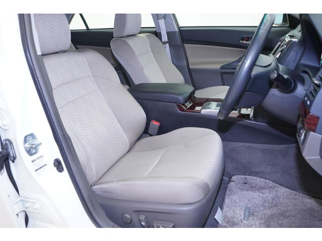 2010 Toyota Mark X – thumbnail 4