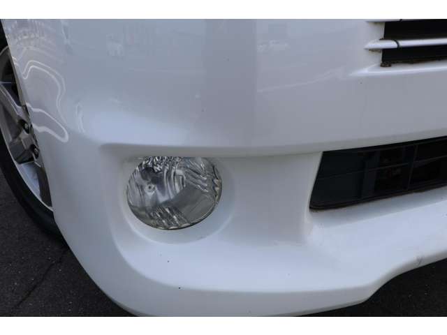 2010 Toyota Voxy – thumbnail 4