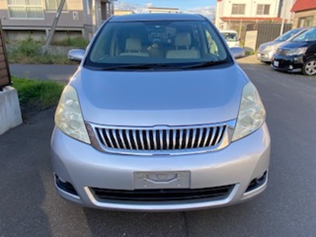 2007 Toyota Isis – thumbnail 2