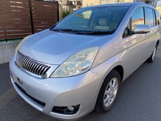 2007 Toyota Isis – thumbnail 3