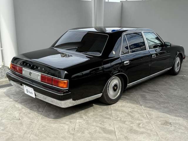 2009 Toyota Century – thumbnail 4