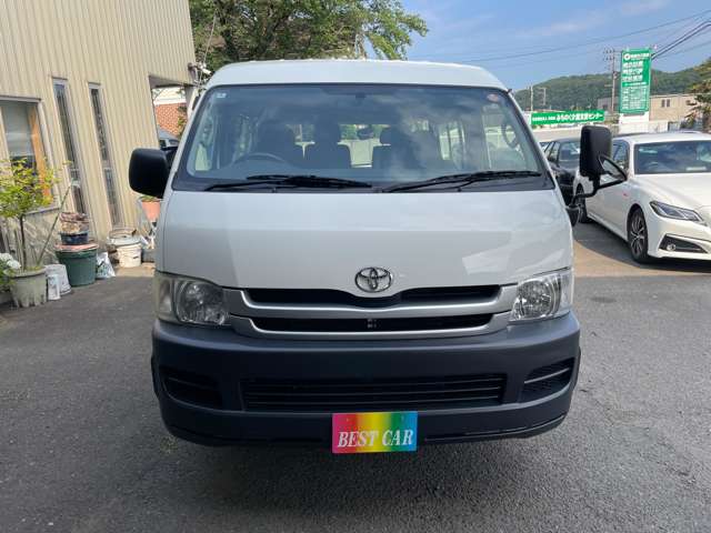 2009 Toyota Hiace – thumbnail 4