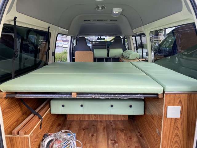 2008 Toyota Hiace – thumbnail 4
