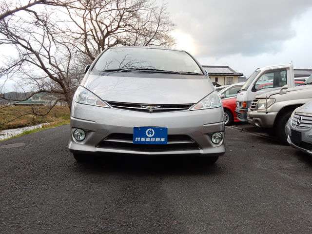 2004 Toyota Estima – thumbnail 2