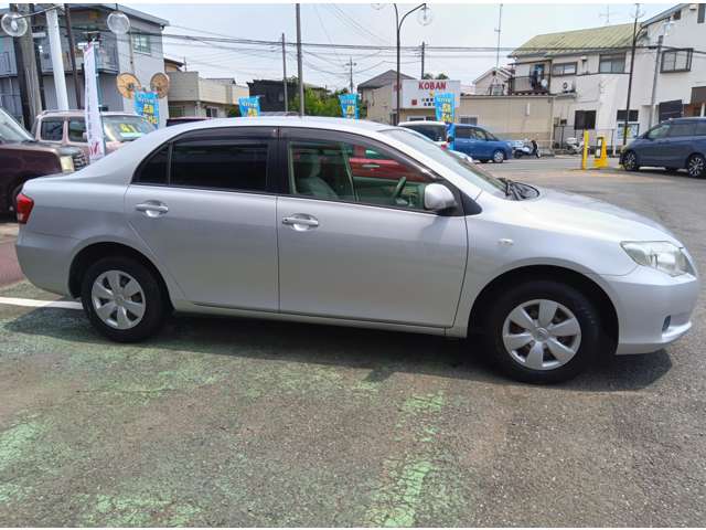 2010 Toyota Corolla Axio – thumbnail 4