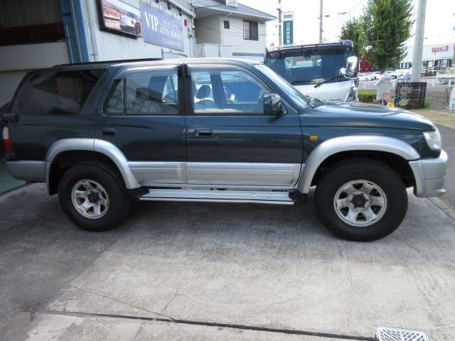 1996 Toyota Hilux Surf – thumbnail 3