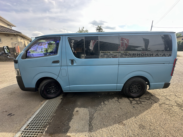 2008 Toyota Hiace – thumbnail 4