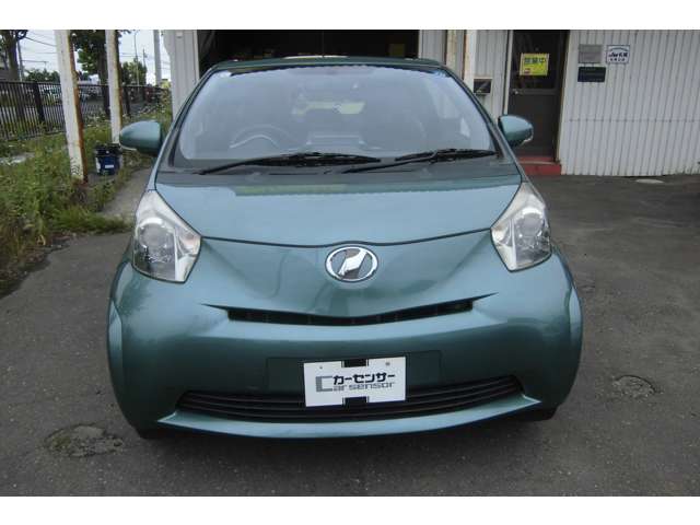 2009 Toyota iQ – thumbnail 2