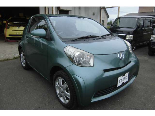 2009 Toyota iQ – thumbnail 3