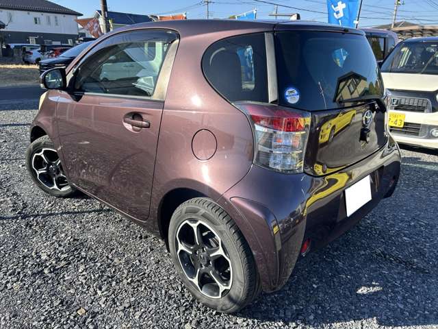 2009 Toyota iQ – thumbnail 4