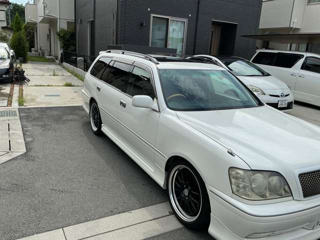 2003 Toyota Crown Estate – thumbnail 2