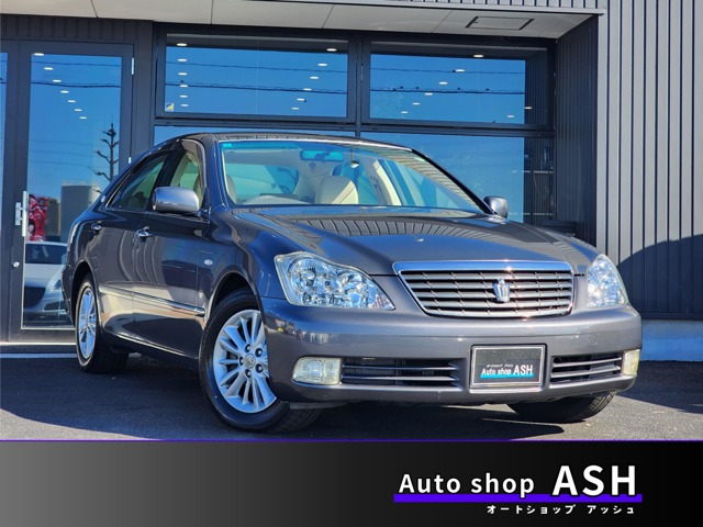 2005 Toyota Crown Royal
