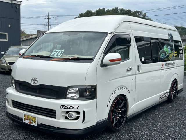 2006 Toyota Hiace – thumbnail 2