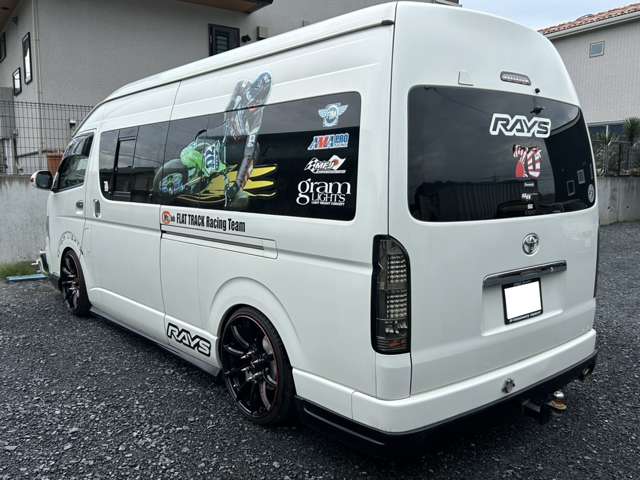 2006 Toyota Hiace – thumbnail 4