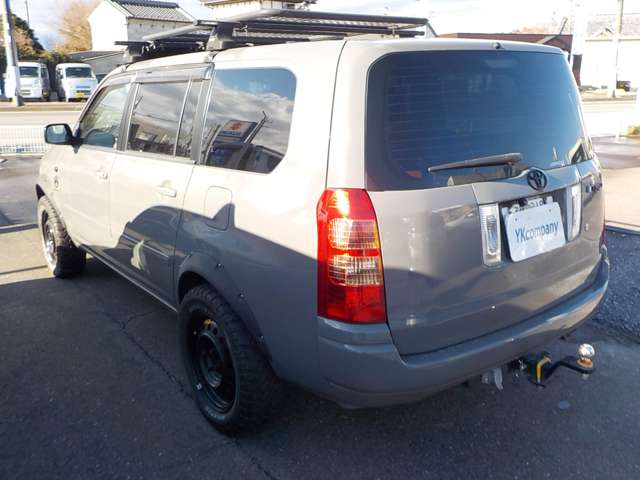 2008 Toyota Succeed – thumbnail 4
