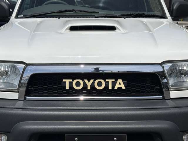 2001 Toyota Hilux Surf – thumbnail 3
