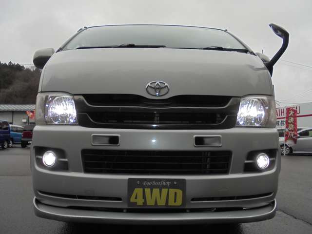 2007 Toyota Hiace – thumbnail 3