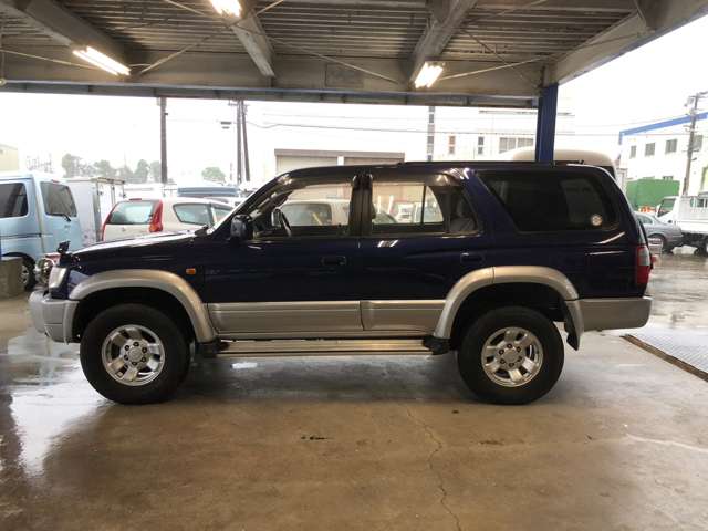 1997 Toyota Hilux Surf – thumbnail 3