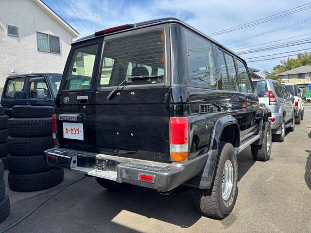 2000 Toyota Land Cruiser 70 – thumbnail 3