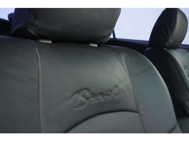 2010 Toyota Mark X – thumbnail 4