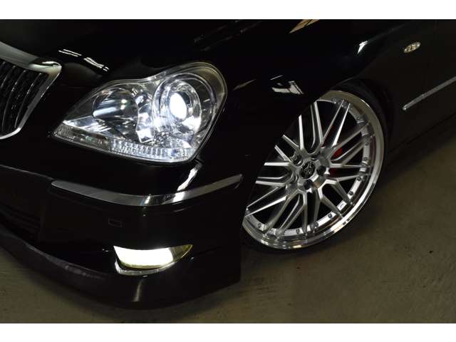 2007 Toyota Crown Majesta – thumbnail 3