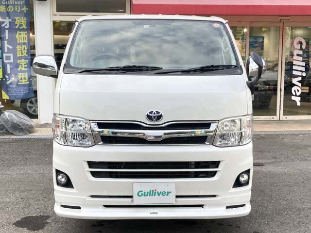 2011 Toyota Hiace – thumbnail 4