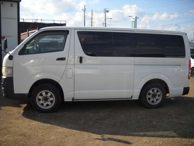 2007 Toyota Regius Ace – thumbnail 3