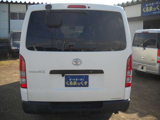 2007 Toyota Regius Ace – thumbnail 4