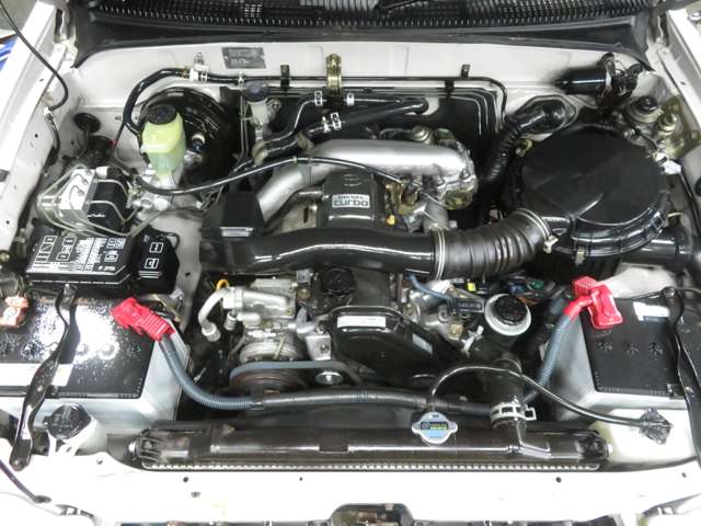1998 Toyota Hilux Surf – thumbnail 2