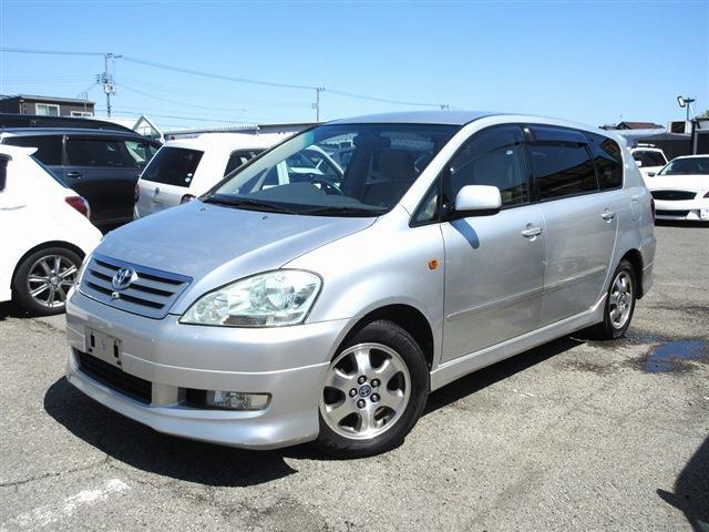 2003 Toyota Ipsum – thumbnail 3