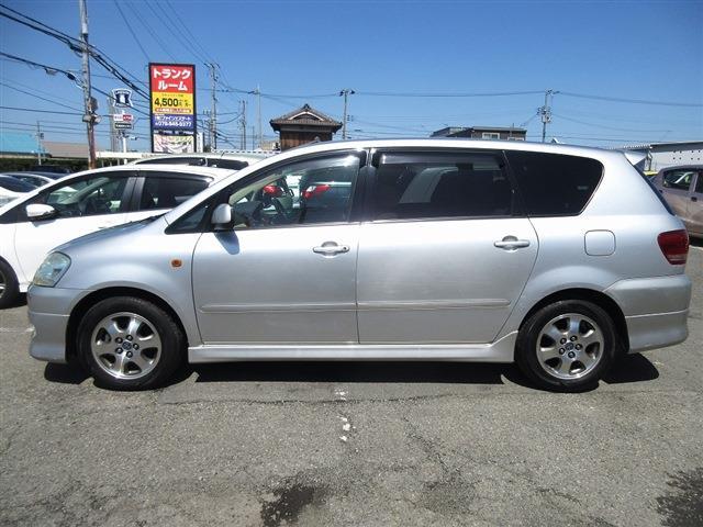 2003 Toyota Ipsum – thumbnail 4
