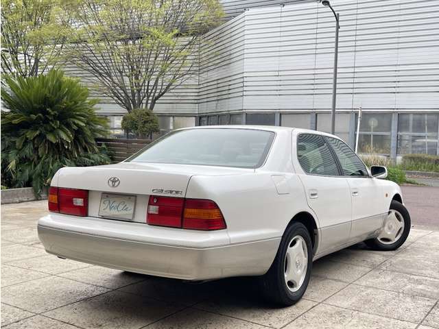 2000 Toyota Celsior – thumbnail 2