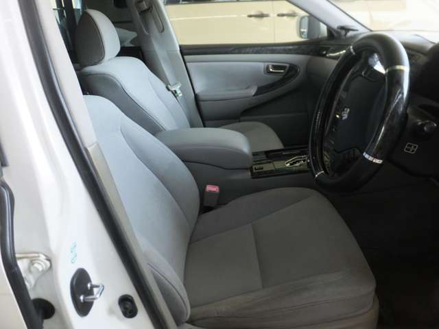 2006 Toyota Crown Royal – thumbnail 3